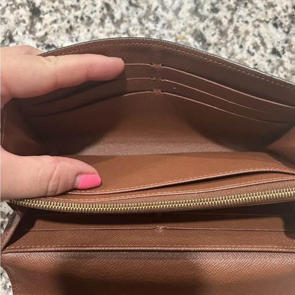 Louis Vuitton Sara Wallet In LV Stores Now - Picture 5 of 6